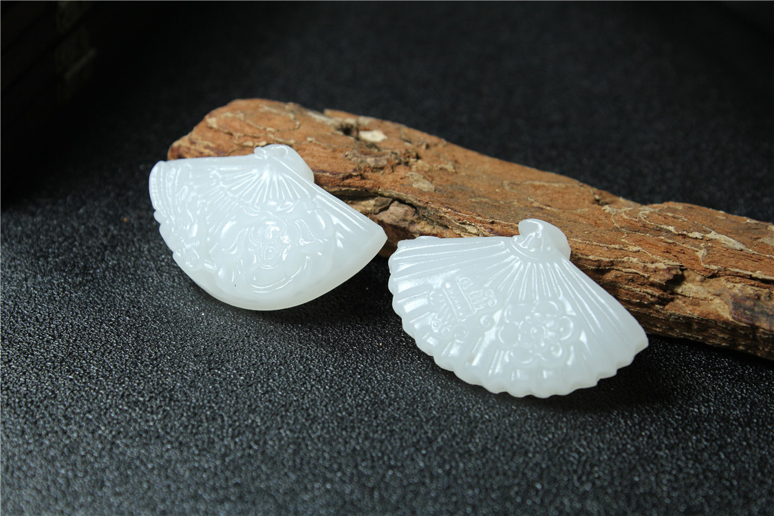 天然阿富汗白玉扇子男女款玉石吊坠挂件 手工diy玉石饰品配饰