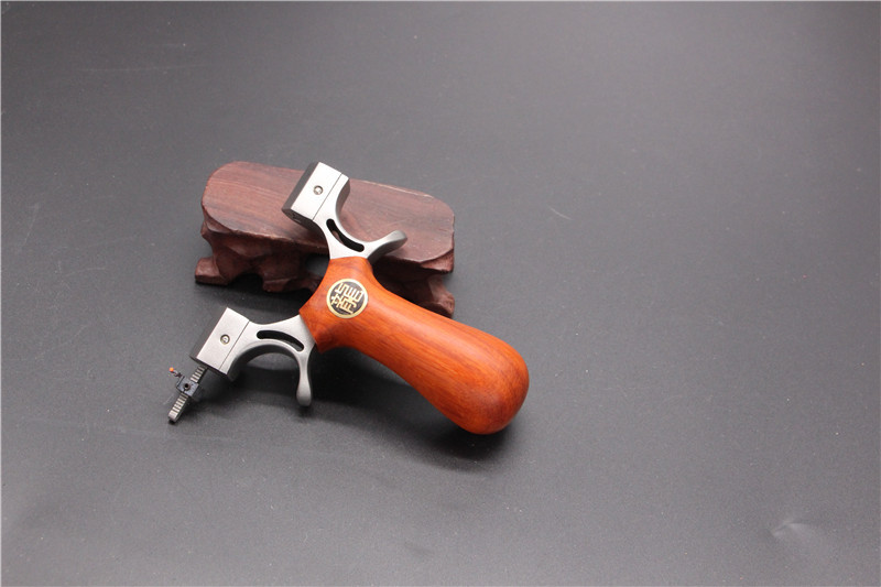 祥龙弾弓高精度专用扁皮弓传统弓反曲弓实木304不锈钢弹弓器锁凤