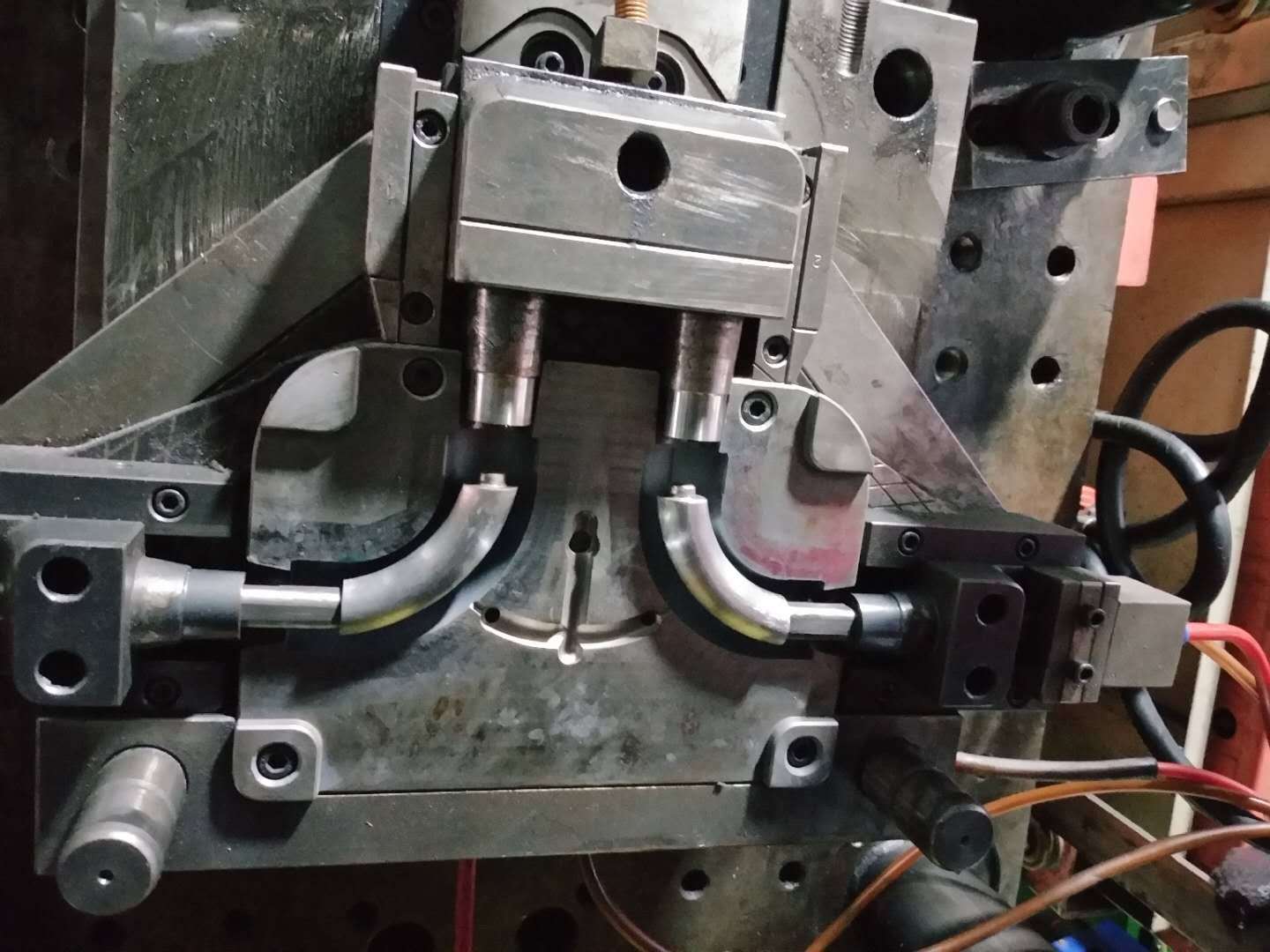 厂家供应大弧弯模具 ppr大弧弯 弧形大弯头顺水弯 规格齐全