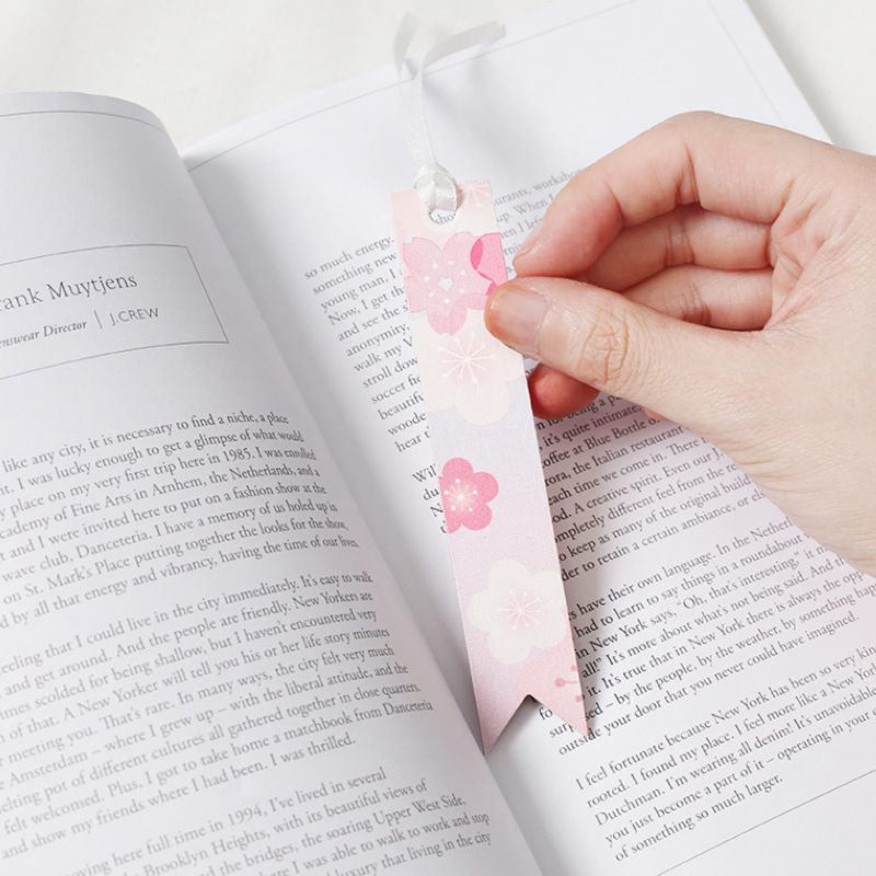 现货 创意恋人清新花瓣书签pu皮革 简约可爱书签夹 阅读书账