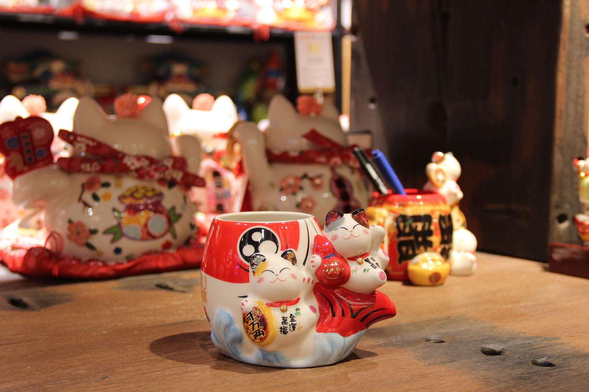 乐喵多功能日式陶瓷招财猫笔筒办公室用品收纳盒桌面摆件学生礼物