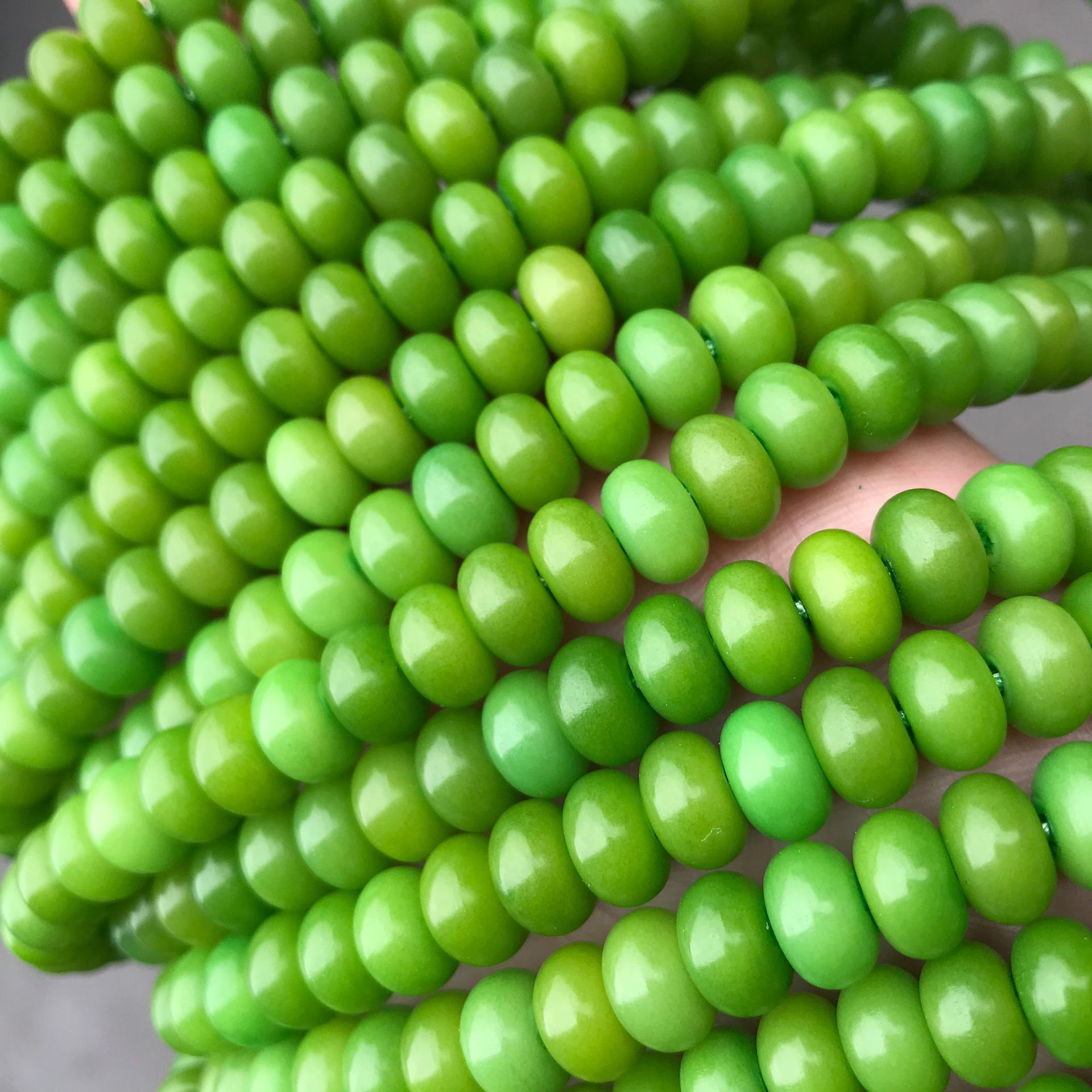 厂家供应染色绿菩提根108佛珠手链散珠配件diy饰品批发