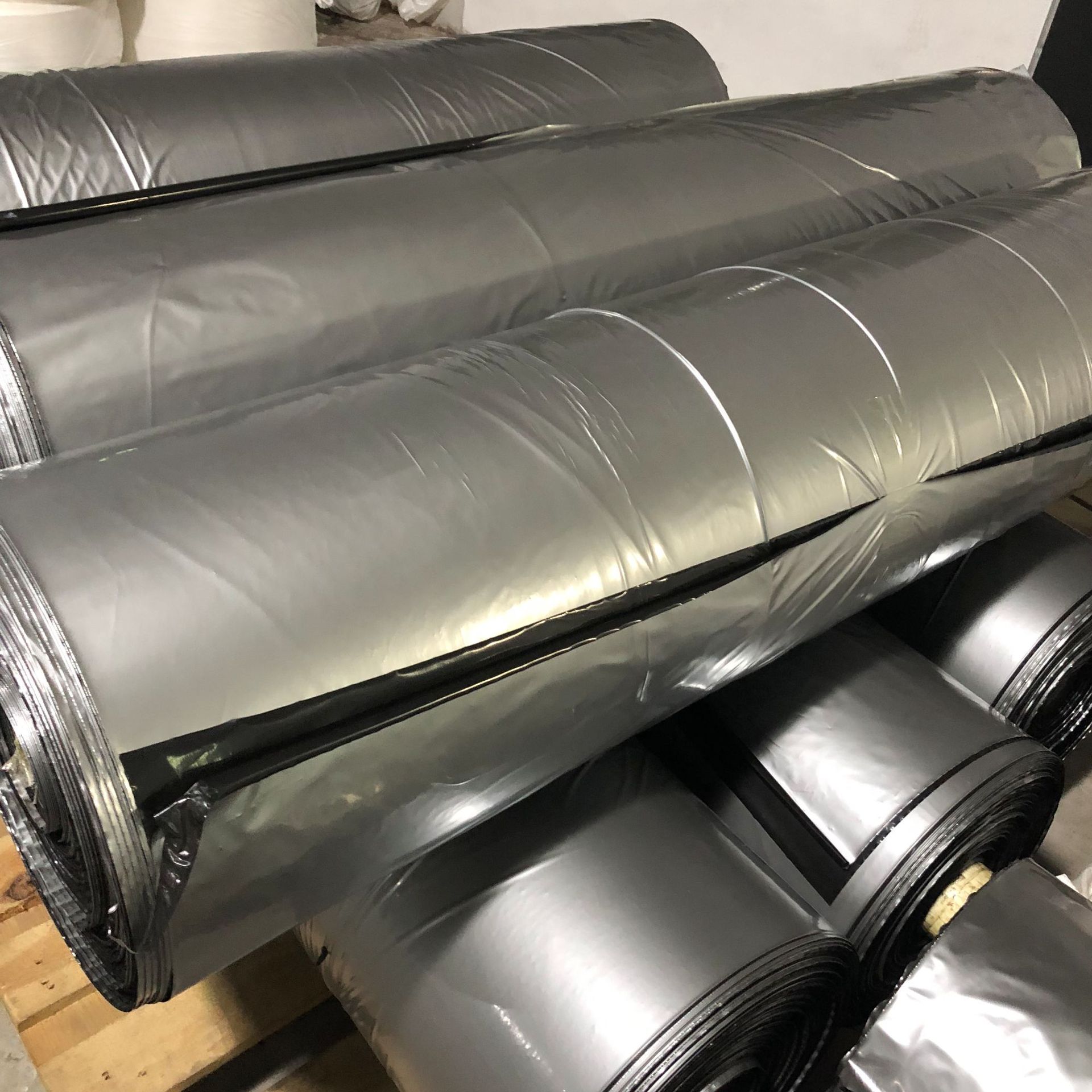 广东地膜厂家直销加厚银黑双色地膜银色反光除草地膜定制