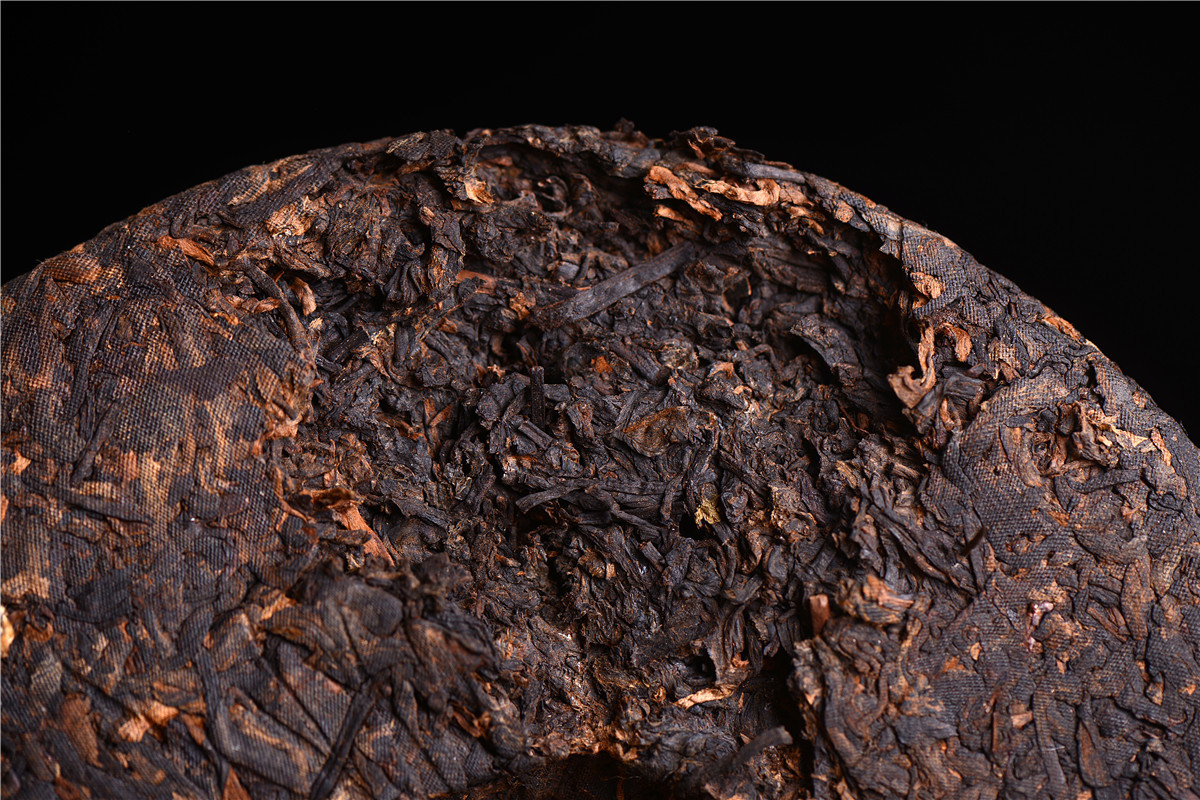 云南普洱茶 经典勐海金芽易武熟茶云南普洱七子饼 357g 贴牌 定制