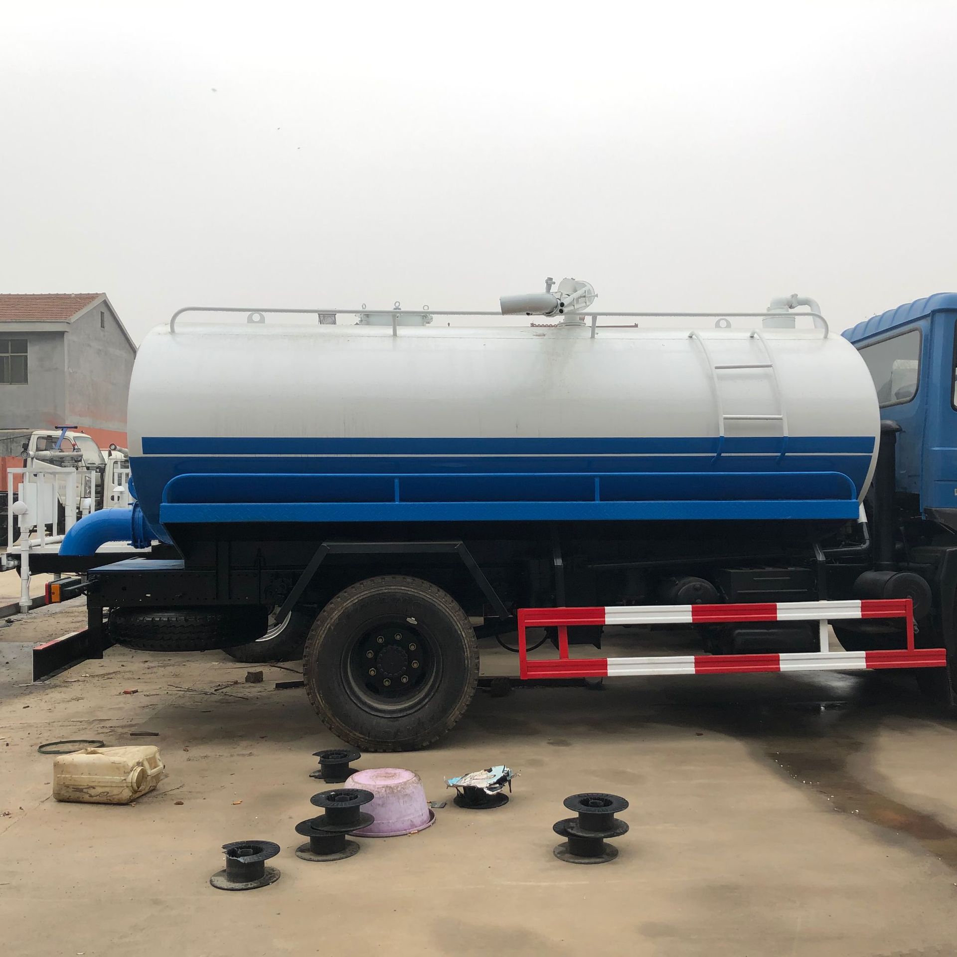 大型六轮吸粪车东风145 化粪池养殖场抽粪车 粪便运输车 圣鲁环卫