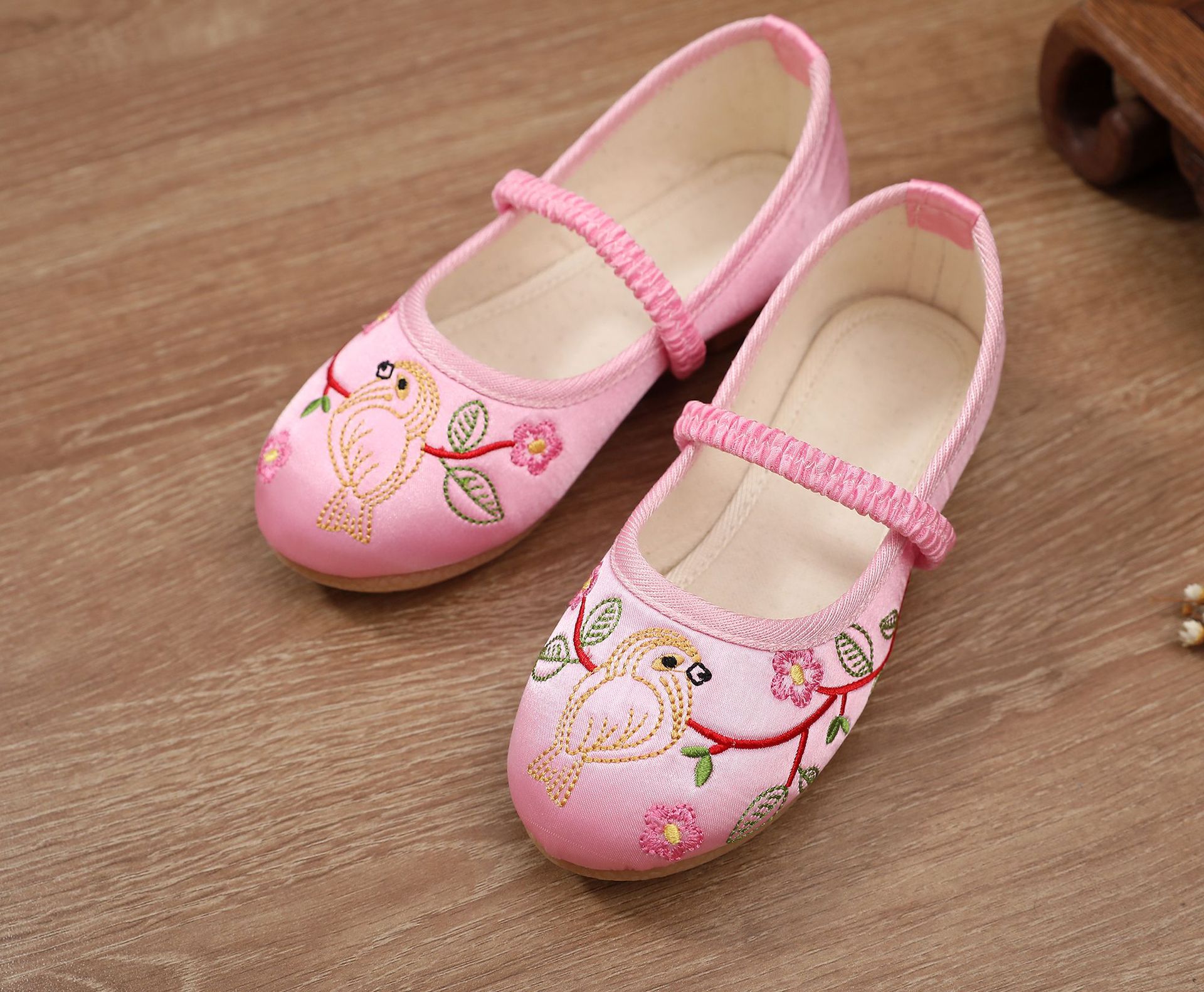 女童老北京布鞋儿童绣花鞋民族风传统布鞋童鞋公主汉服鞋一件代发