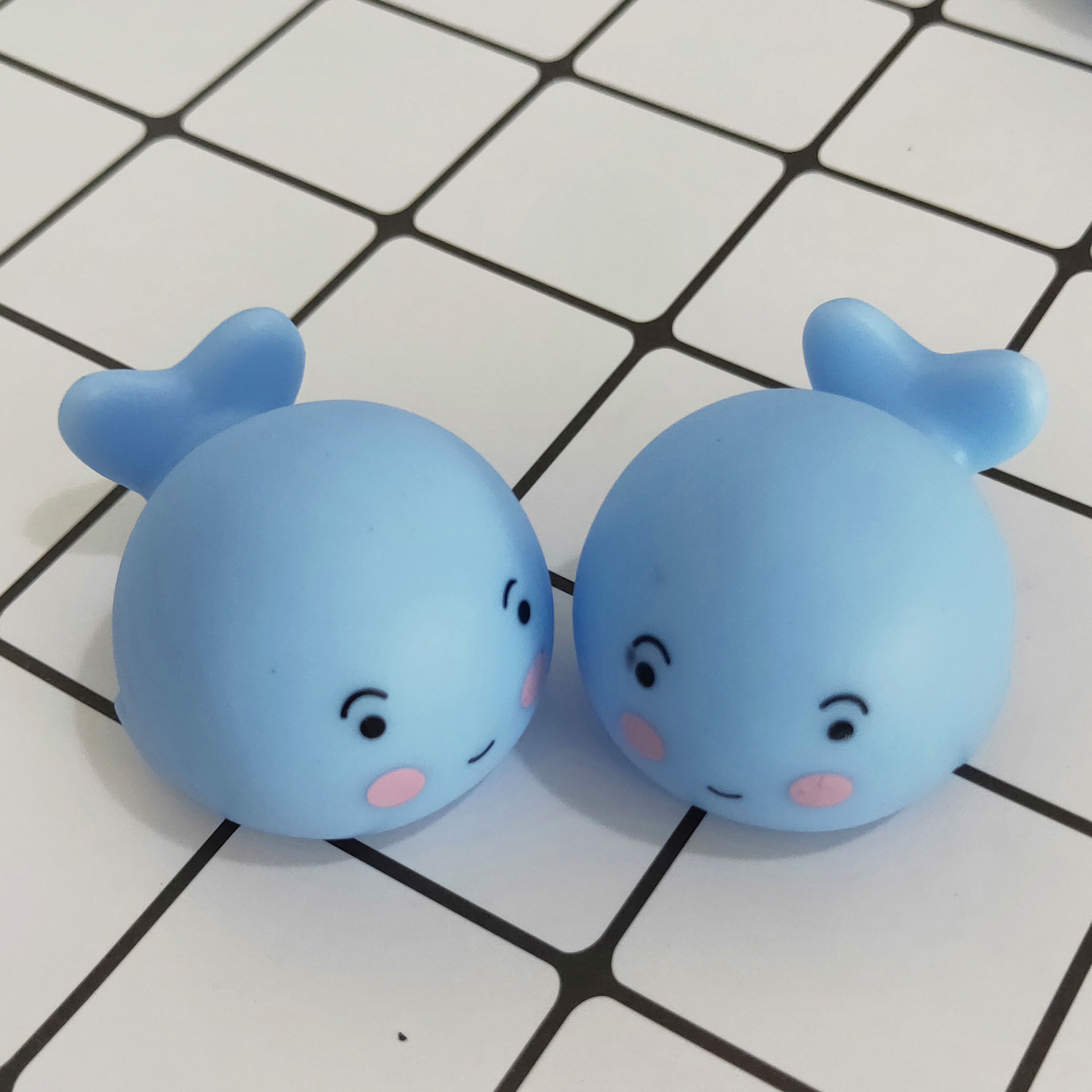 卡通可爱小鲸鱼玩具发泄猪整人小鲸鱼捏捏乐捏捏叫减压发泄玩具