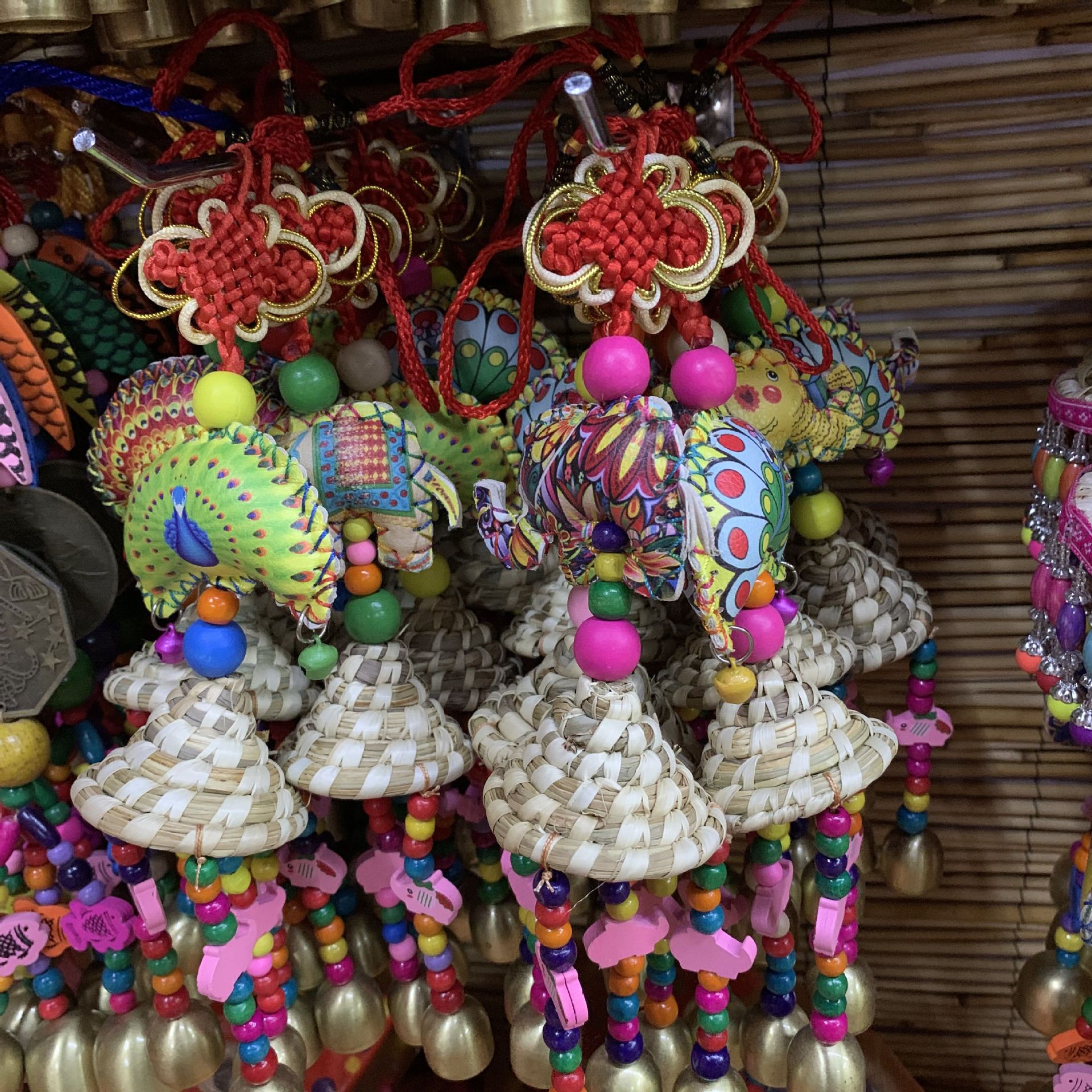 丽江旅游景区民族手工艺品东巴风铃挂件 小彩皮孔雀大象草帽四铃