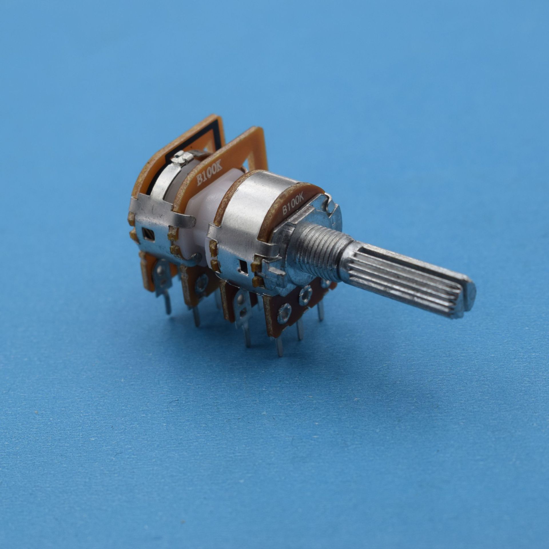 直供16型四联电位器b100k 双联同轴焊线脚 步进开关电位器旋钮帽