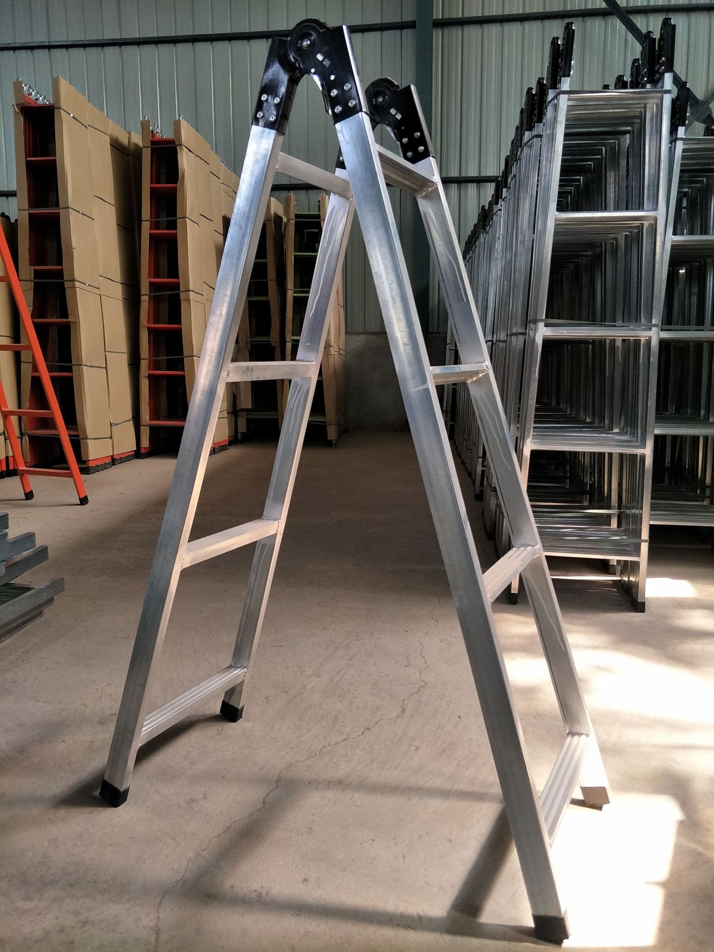 厂家供应25x50方管工程梯 人字梯 折叠他 家用梯子园林梯