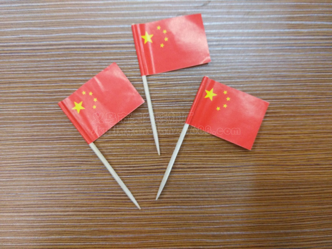厂家直销定做外贸大使馆专用中国五星红旗国旗环保水果牙签旗