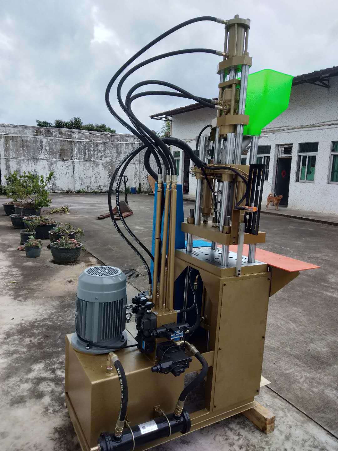 厂家直销 数据线成型机 小型立式注塑机 tz-150标准机