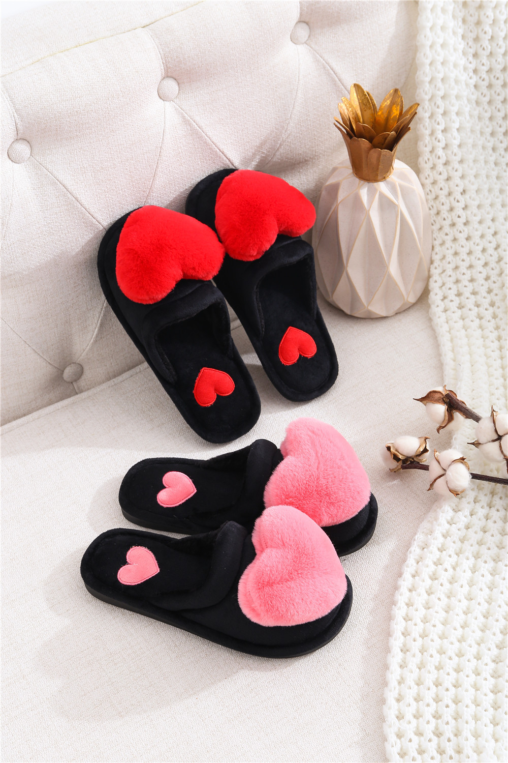 慈溪优诺鞋业2019秋冬新款棉拖鞋韩版女式大爱心卡通桃心居家拖鞋
