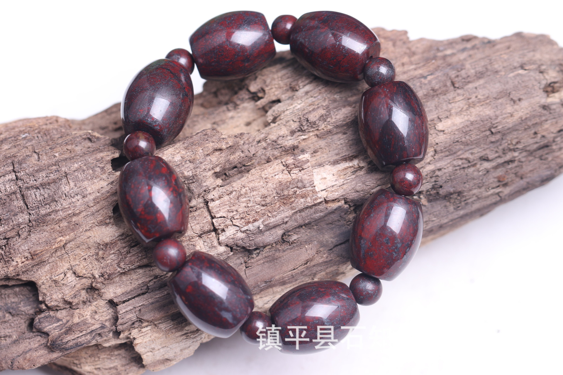 枣红系列伊丁鸡血玉手链广西桂林鸡血石菱形手串男女款玉石批发