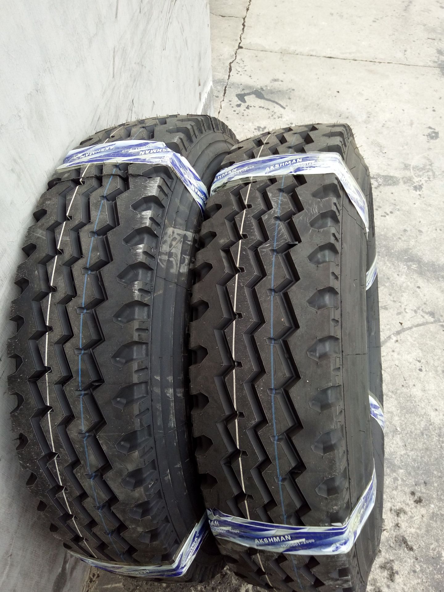 全钢轮胎12.00r20老三线货车轮胎大量批发