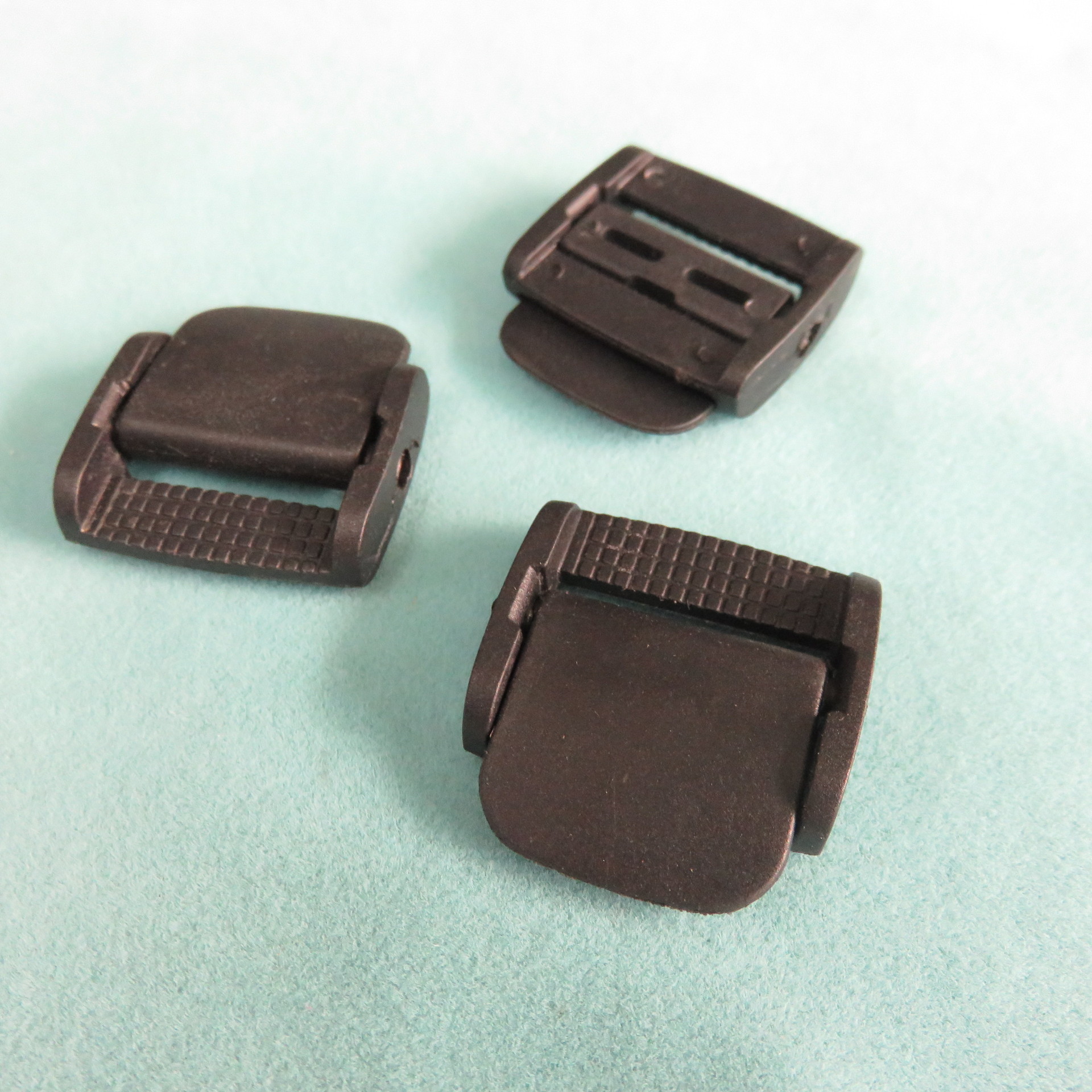 现货直销塑料压扣 箱包配件优质调节卡扣 黑色拉紧皮带扣塑胶压扣