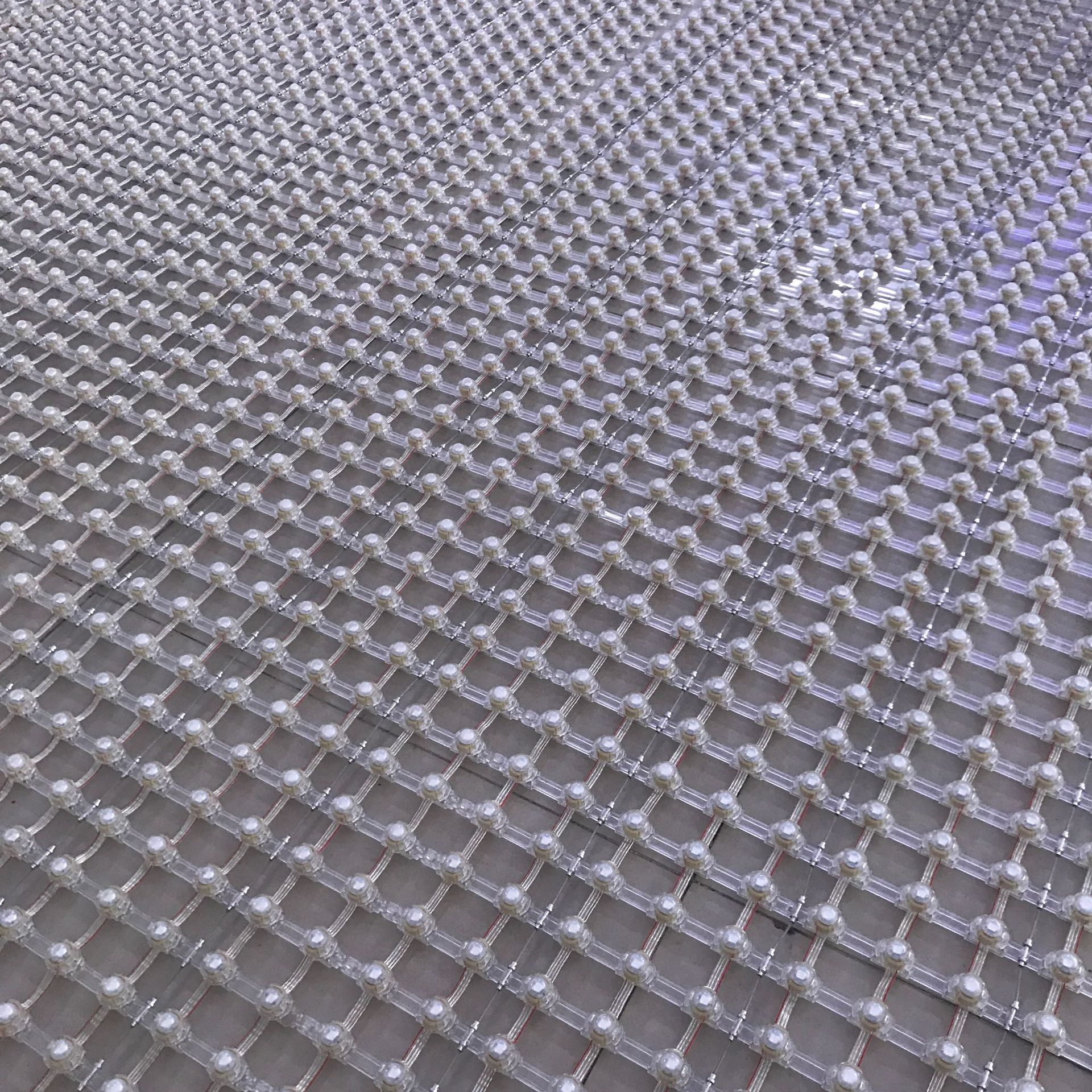 p50led点光源像素屏led网格屏中空led软屏钢丝固定户外led窗帘屏