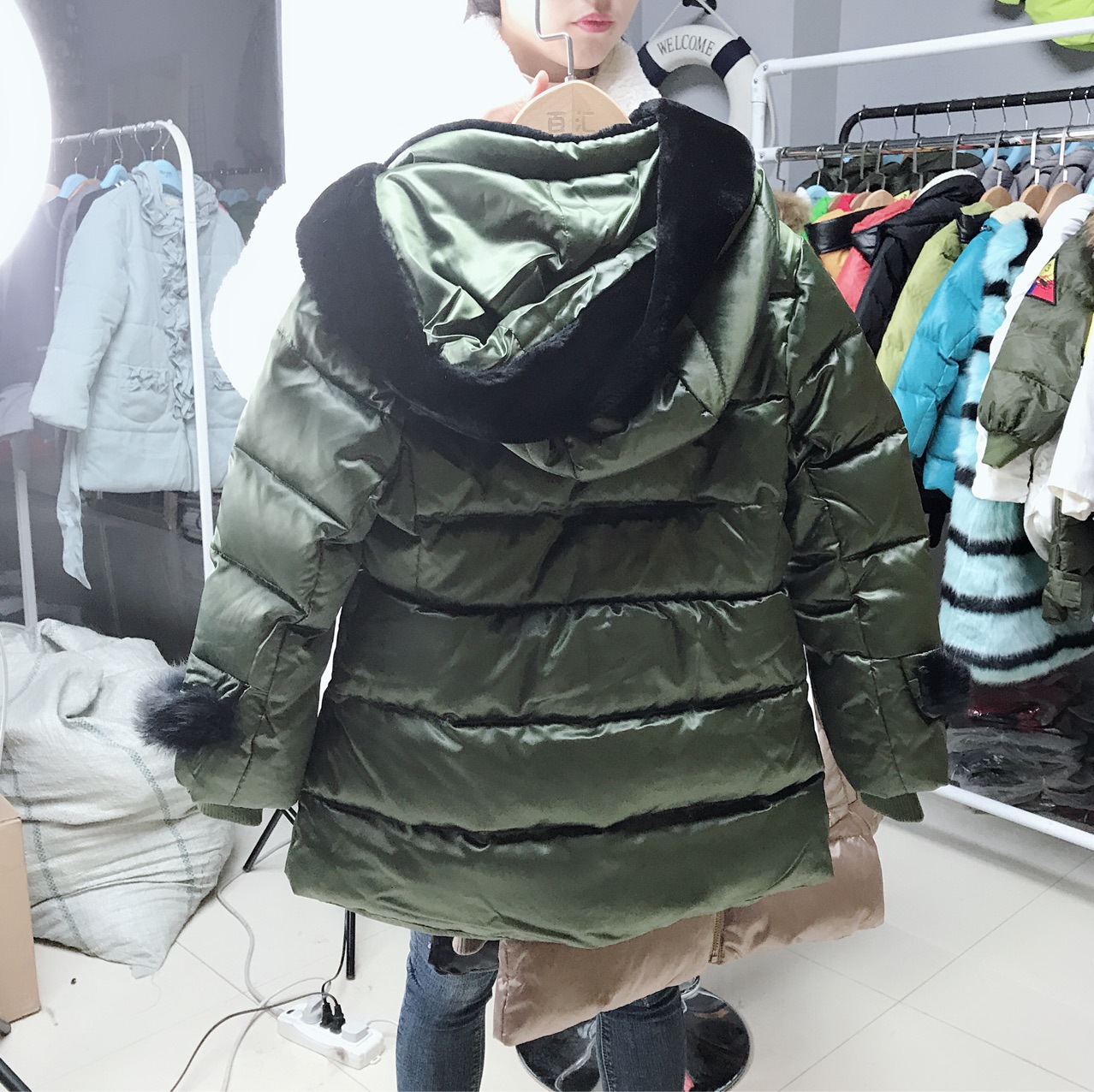 2018温暖袖口带毛毛毛领羽绒服5518