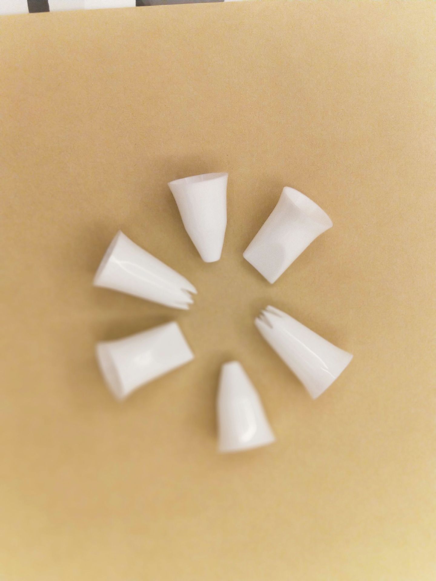 厂家大量供应塑料俄罗斯裱花嘴蛋糕裱花嘴塑料裱花嘴雕花嘴