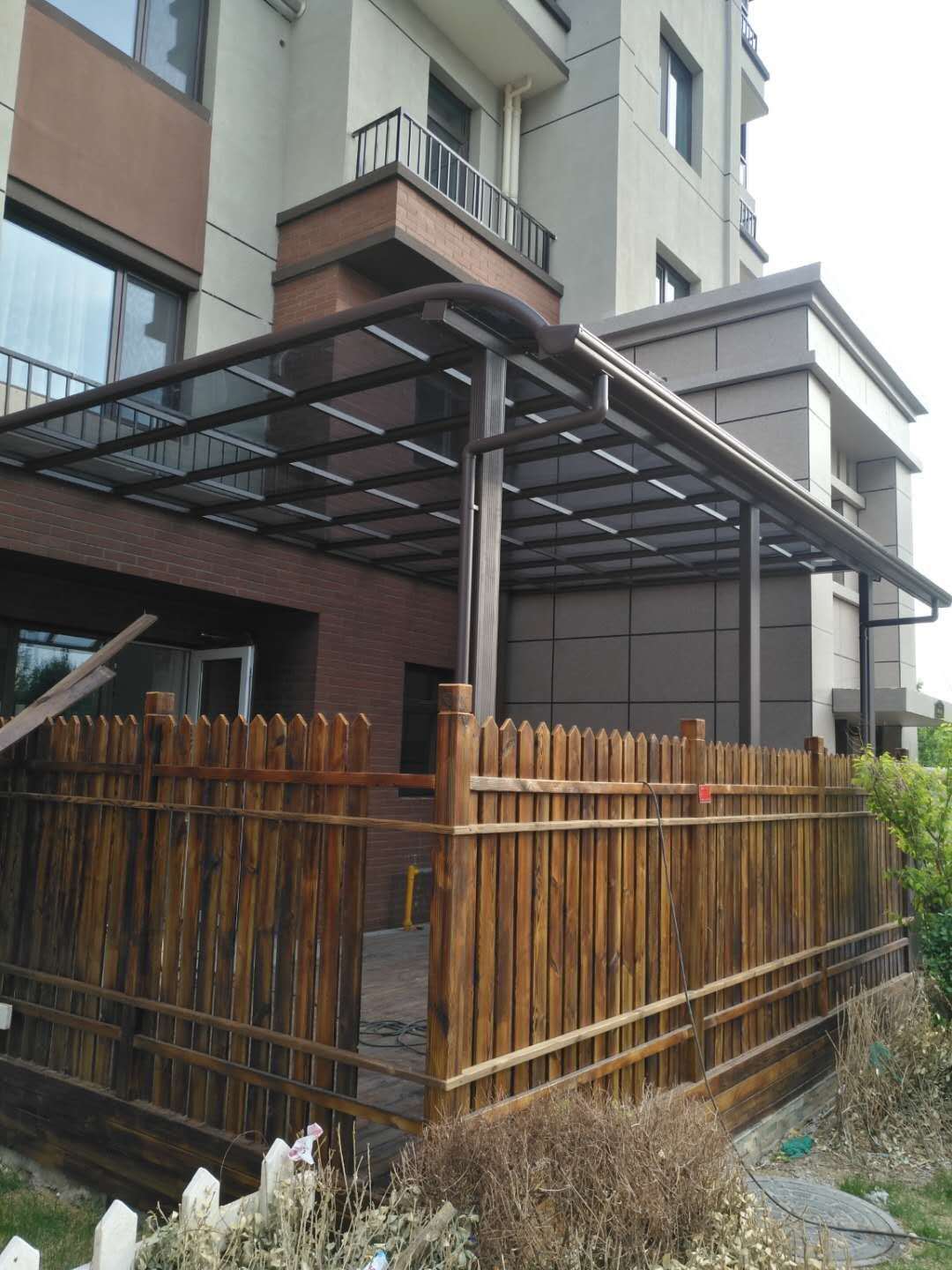 小区,公寓,别墅定制铝合耐力板金阳光房.保证质量施工工艺保障