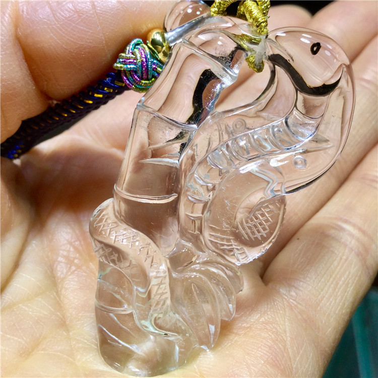 东海水晶天然全包裹黑云母片俏色巧雕蛇生肖蛇吊坠