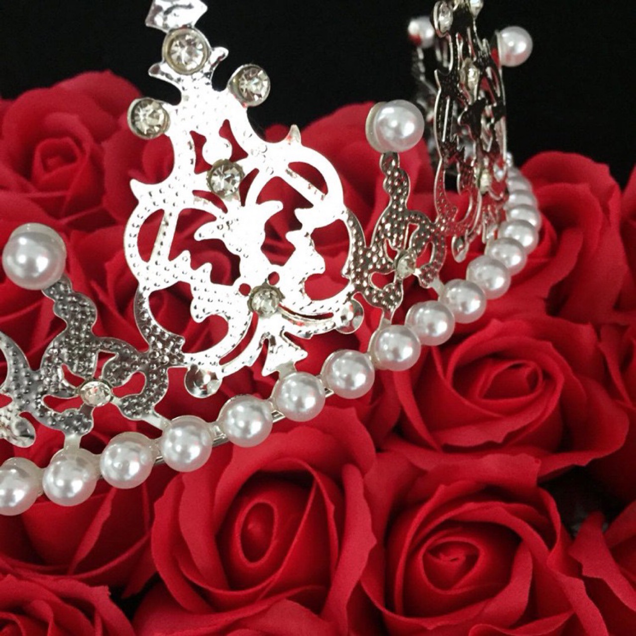 网红爆款镀金钻石女王皇冠鲜花花束礼盒装饰烘焙饰鲜花包装花艺材