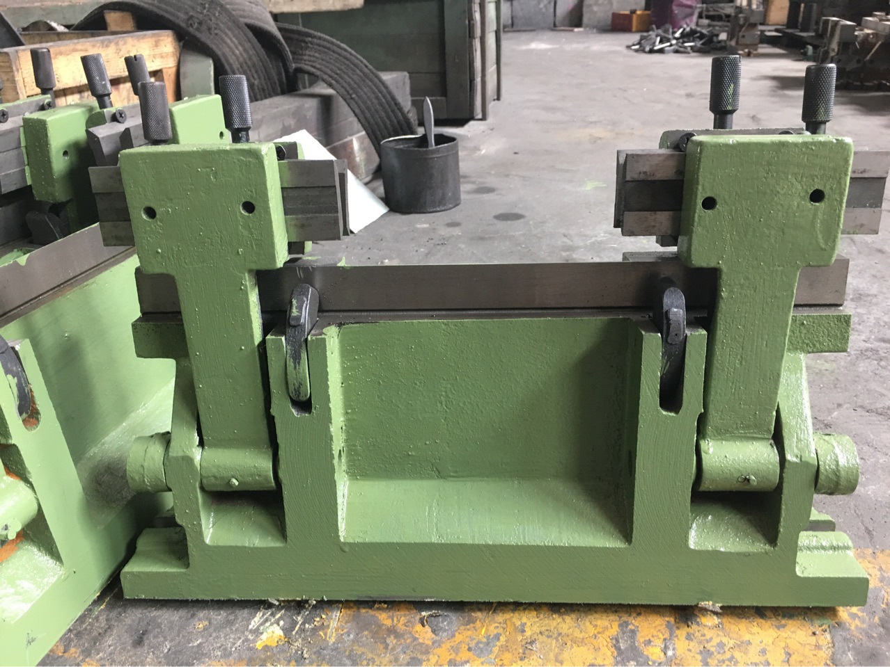 无心磨床配件托架