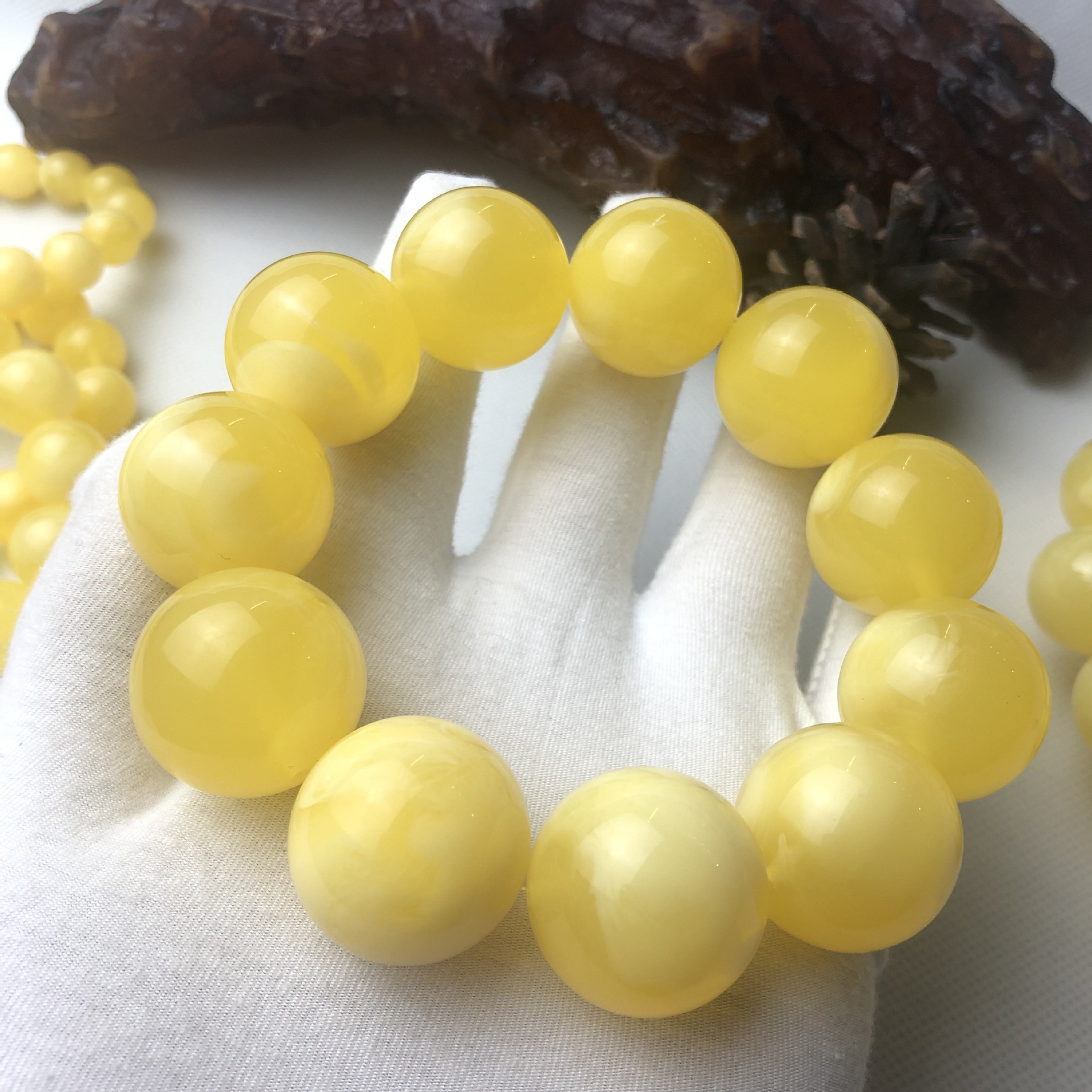 新品2021爆款俄料白花压制优化二代蜜蜡厂家直销跑江湖展会直播