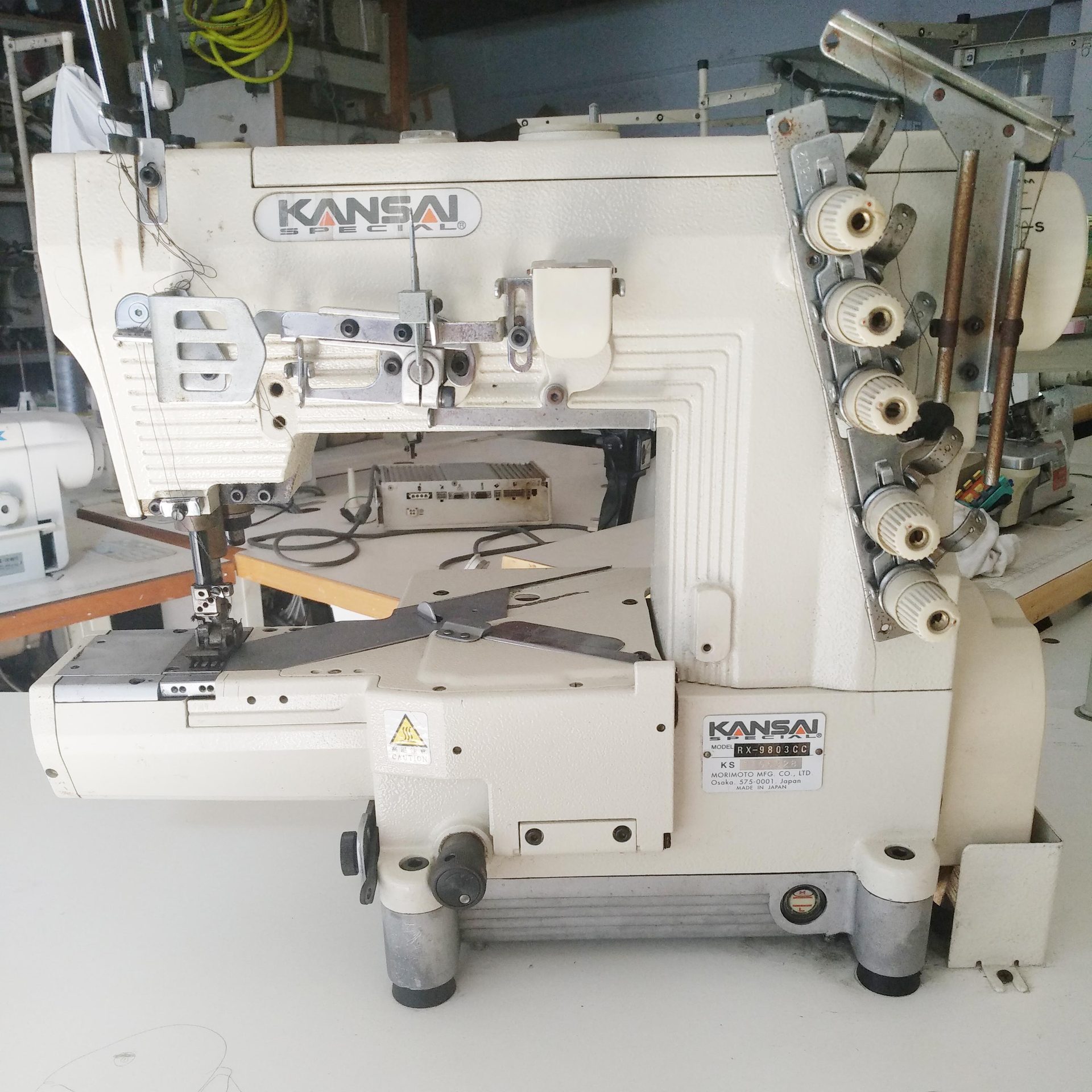 关西小方头绷缝机三针五线服装下摆坎车工业电动缝纫机二手冚车