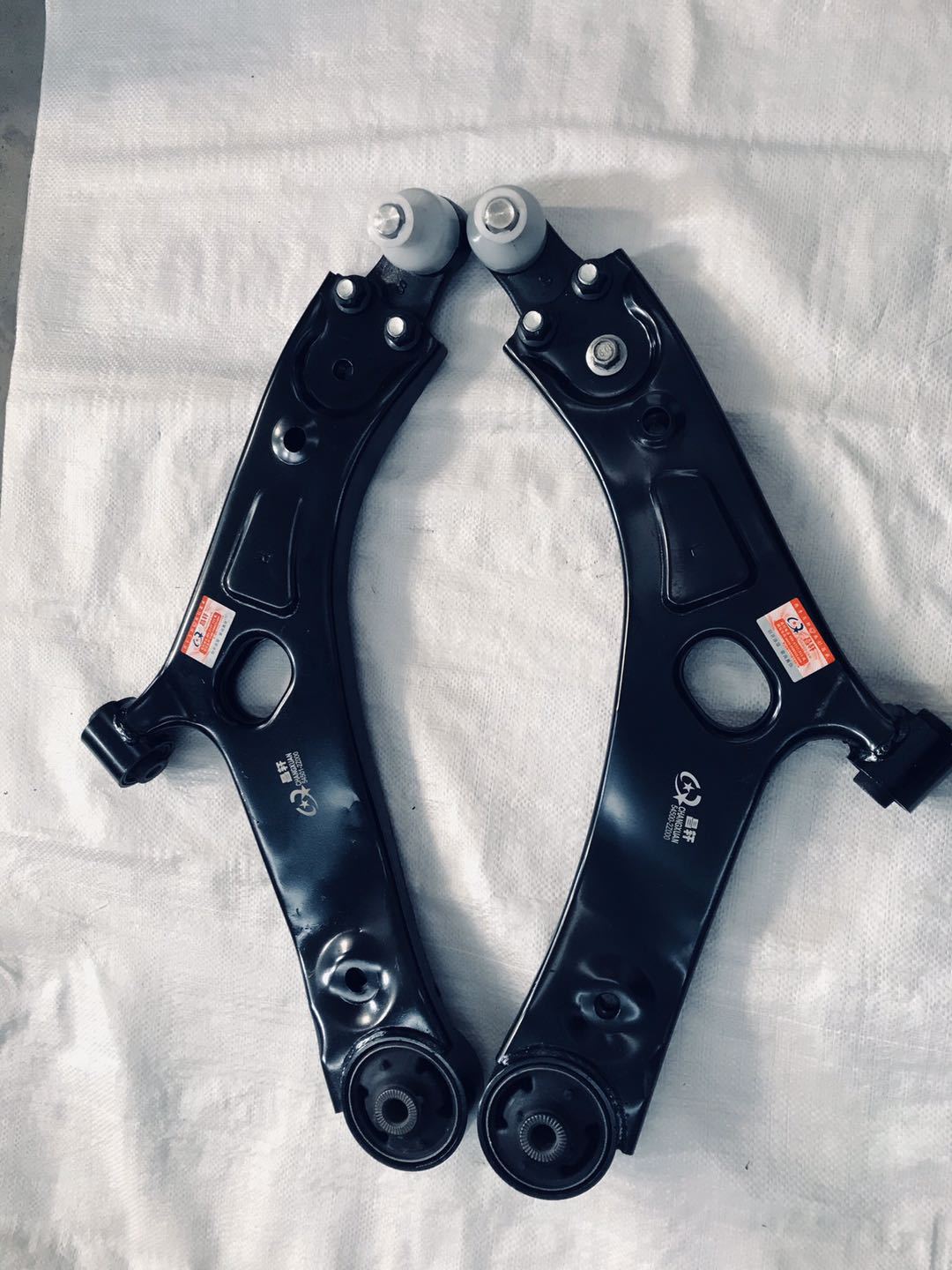 三角臂 下摆臂 下支臂厂家直销适用于现代ix35稳定 耐用 安全