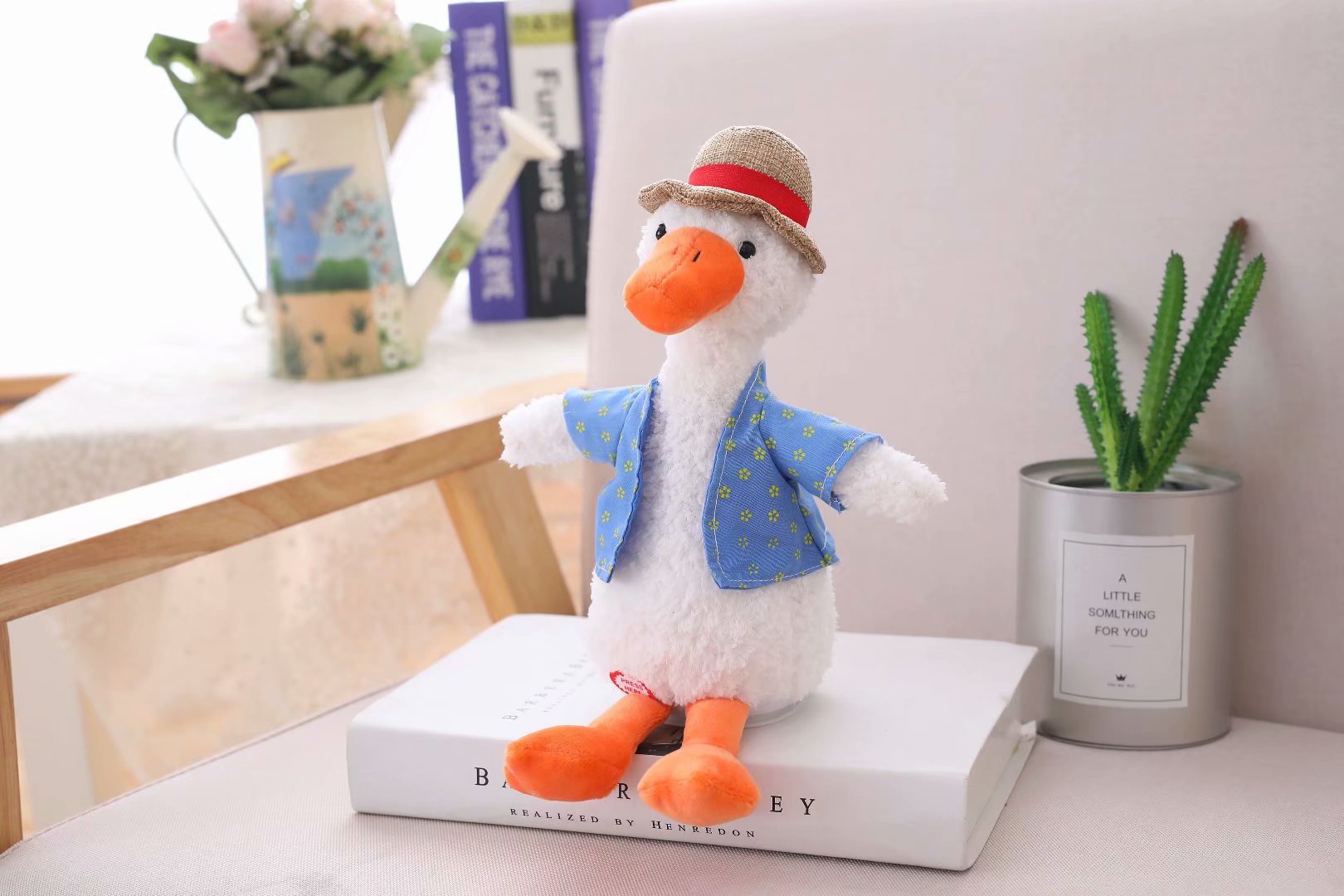 创意网红草帽复读鸭公仔会唱歌学说话抖动usb充电小鸭子毛绒玩具