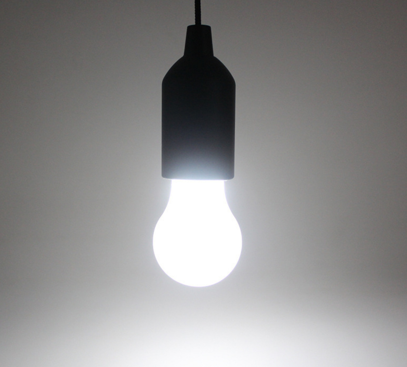 跨境led拉线灯彩色变光野营灯圣诞装饰氛围灯拉绳感应灯拉线灯泡