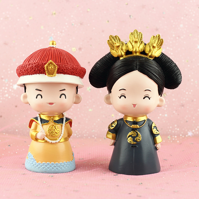 国潮宫廷风站姿皇上皇后客厅卧室家居摆设创意烘培蛋糕装饰品摆件