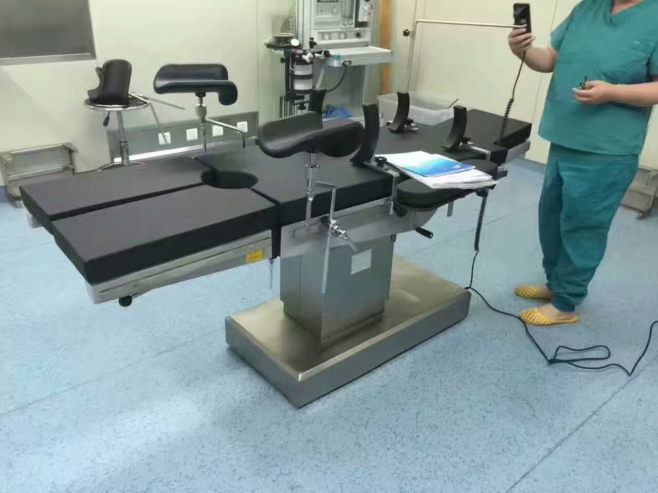 电动综合手术台 妇科爱婴产床 不锈钢简易诊查床医院功能检查床