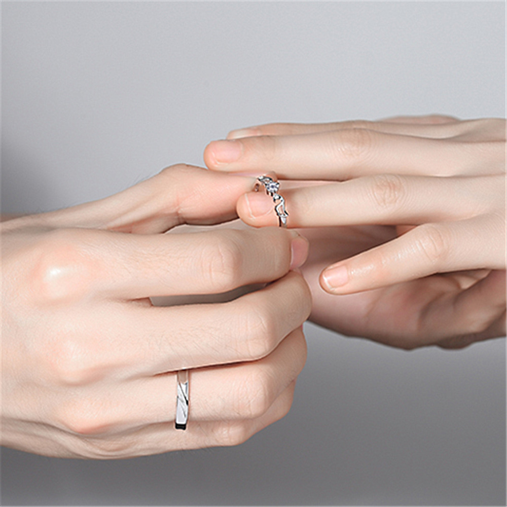 日韩浪漫优雅比翼双飞情侣戒指 订婚戒网红异地恋女王的爱戒指环