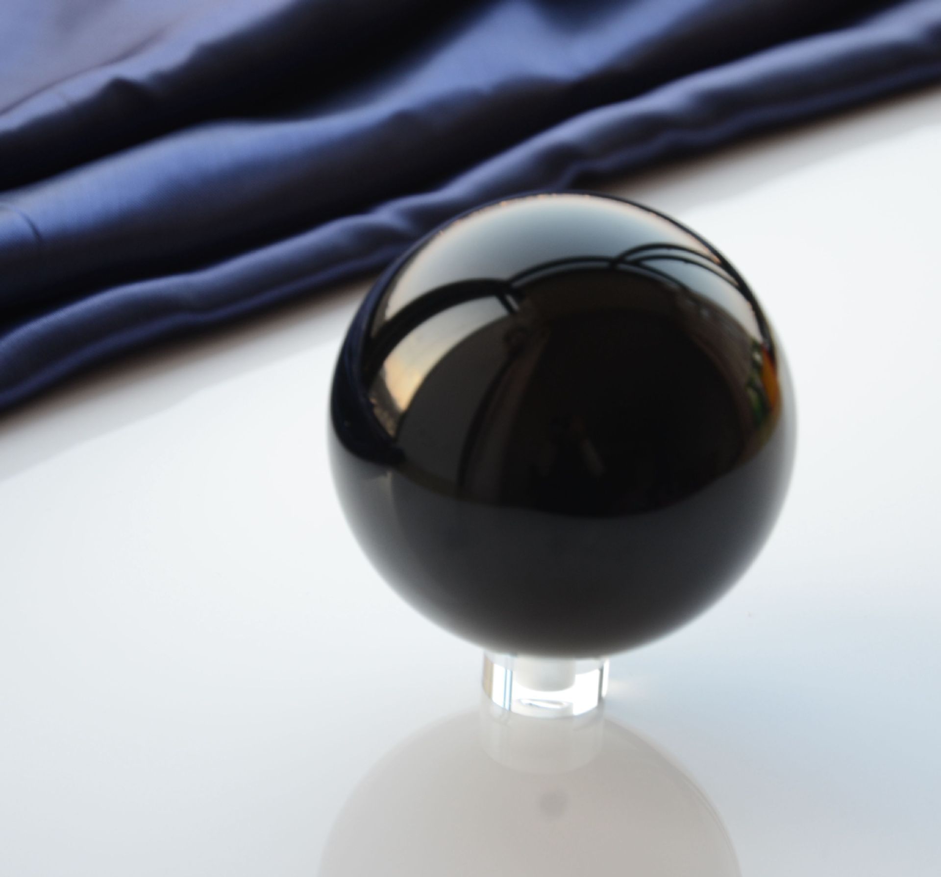 厂家直销黑色水晶球 尺寸齐全 彩色水晶多面球 菱形球