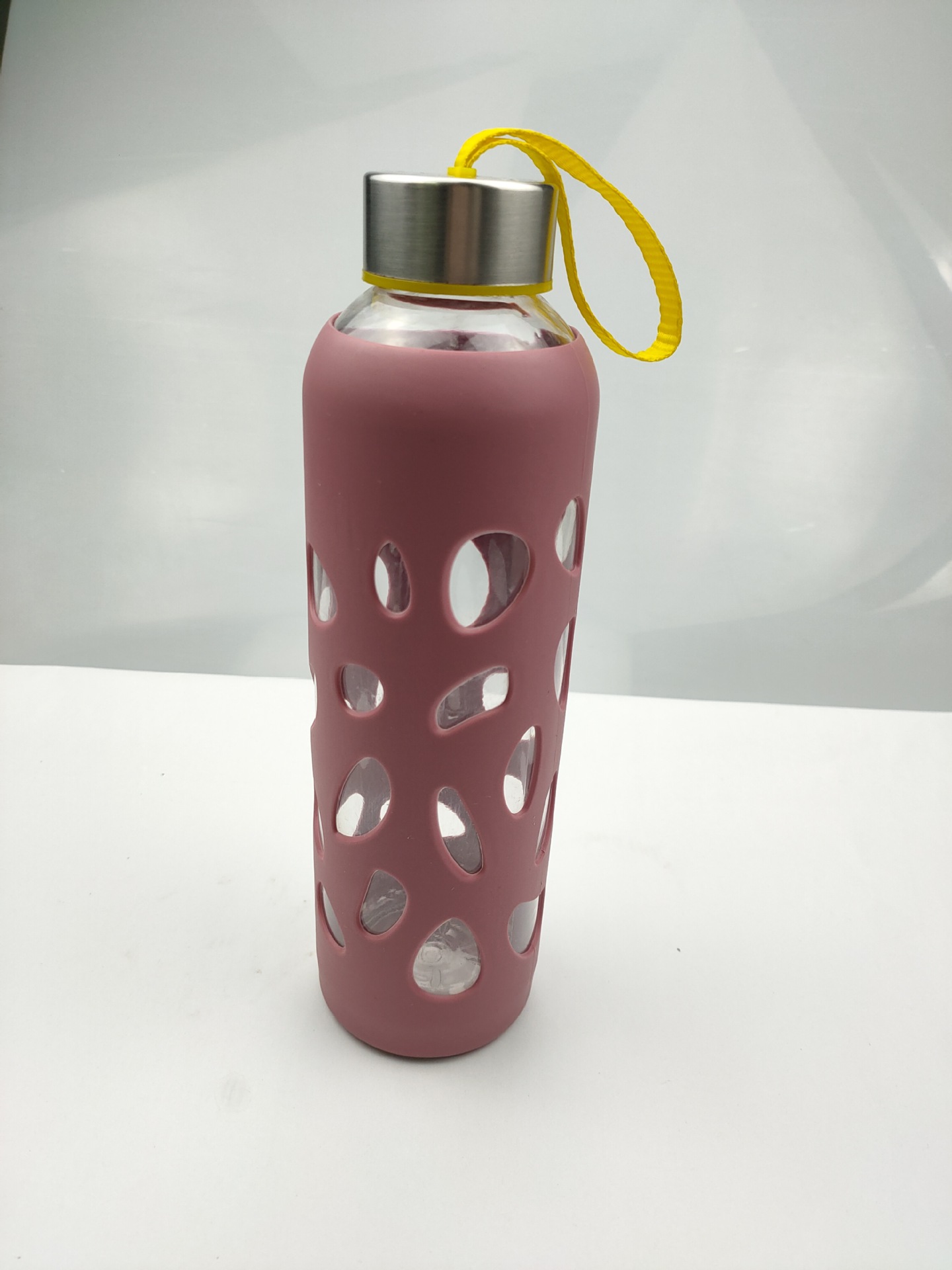 创意商品硅胶产品定制加工水杯套镂空水滴全包套防摔