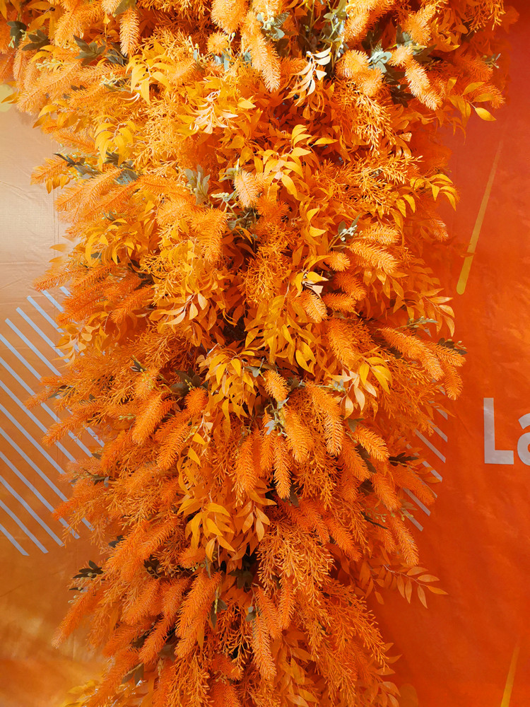 橙色系婚庆花材 北欧风格婚礼堂吊顶拱门t台路引插花 畅销款