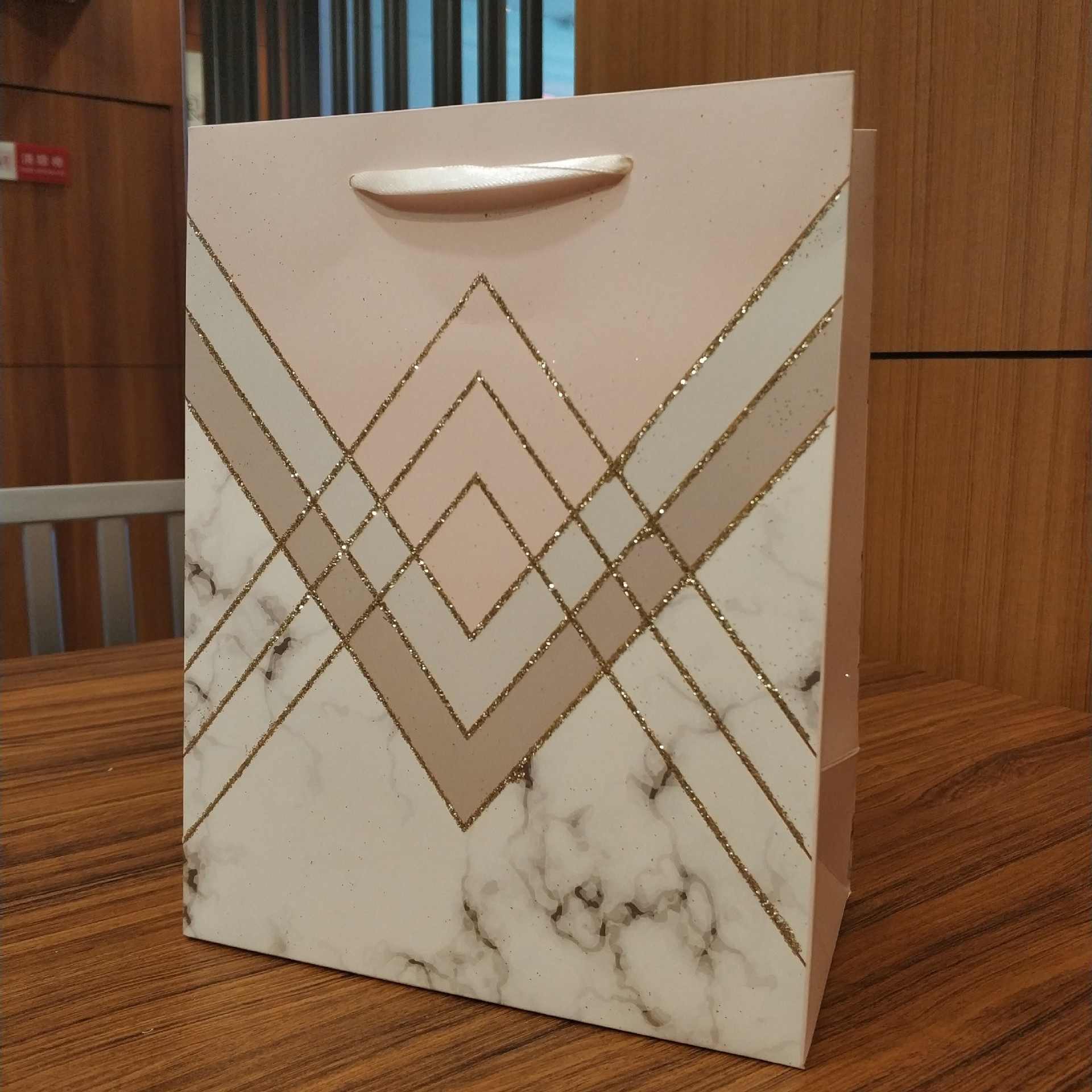 一件代发高端服饰手提礼品袋通用纸质包装袋环保纸袋可定制logo