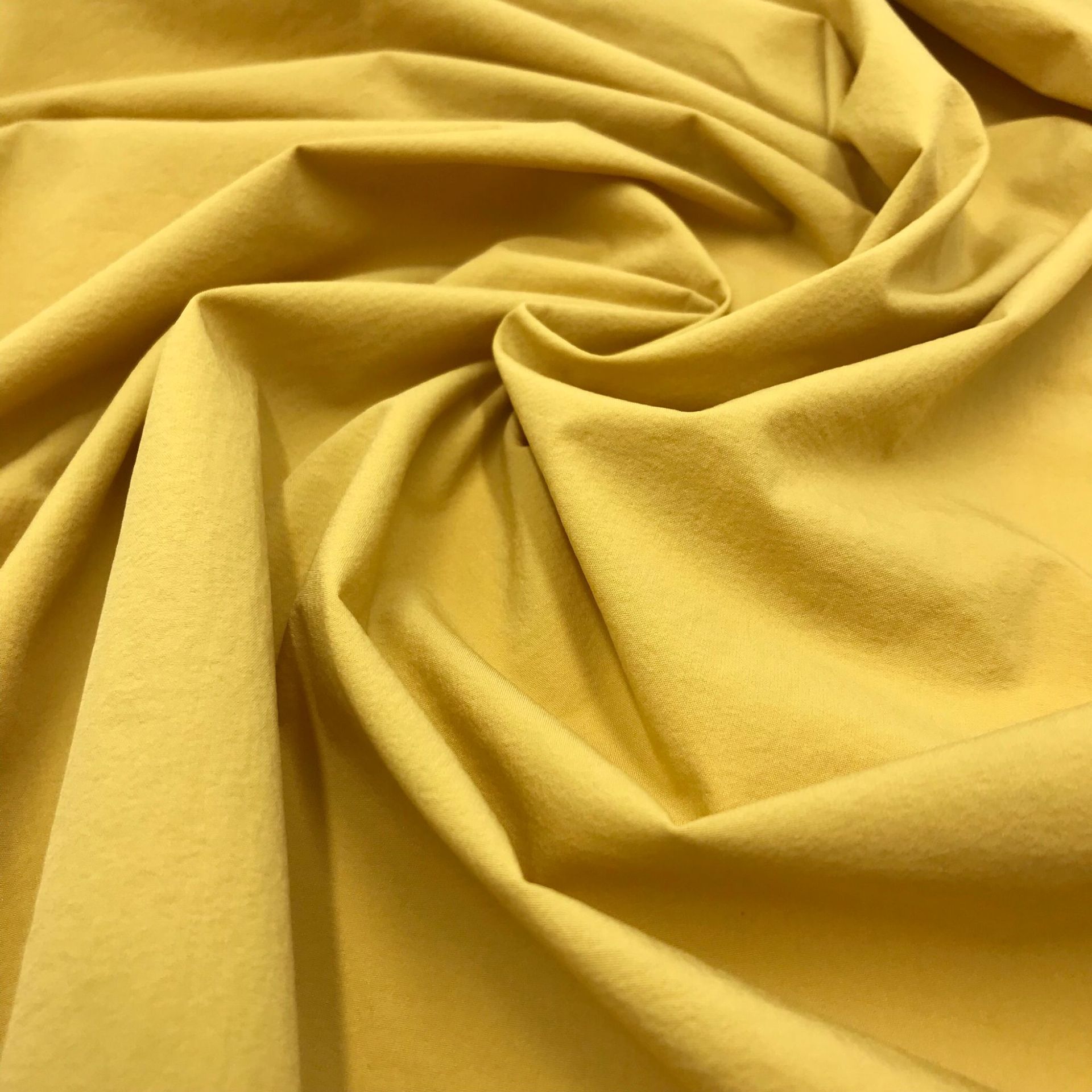 尼龙四面弹平纹自然皱微皱锦纶梭织外套风衣面料纯色面料厂家直销