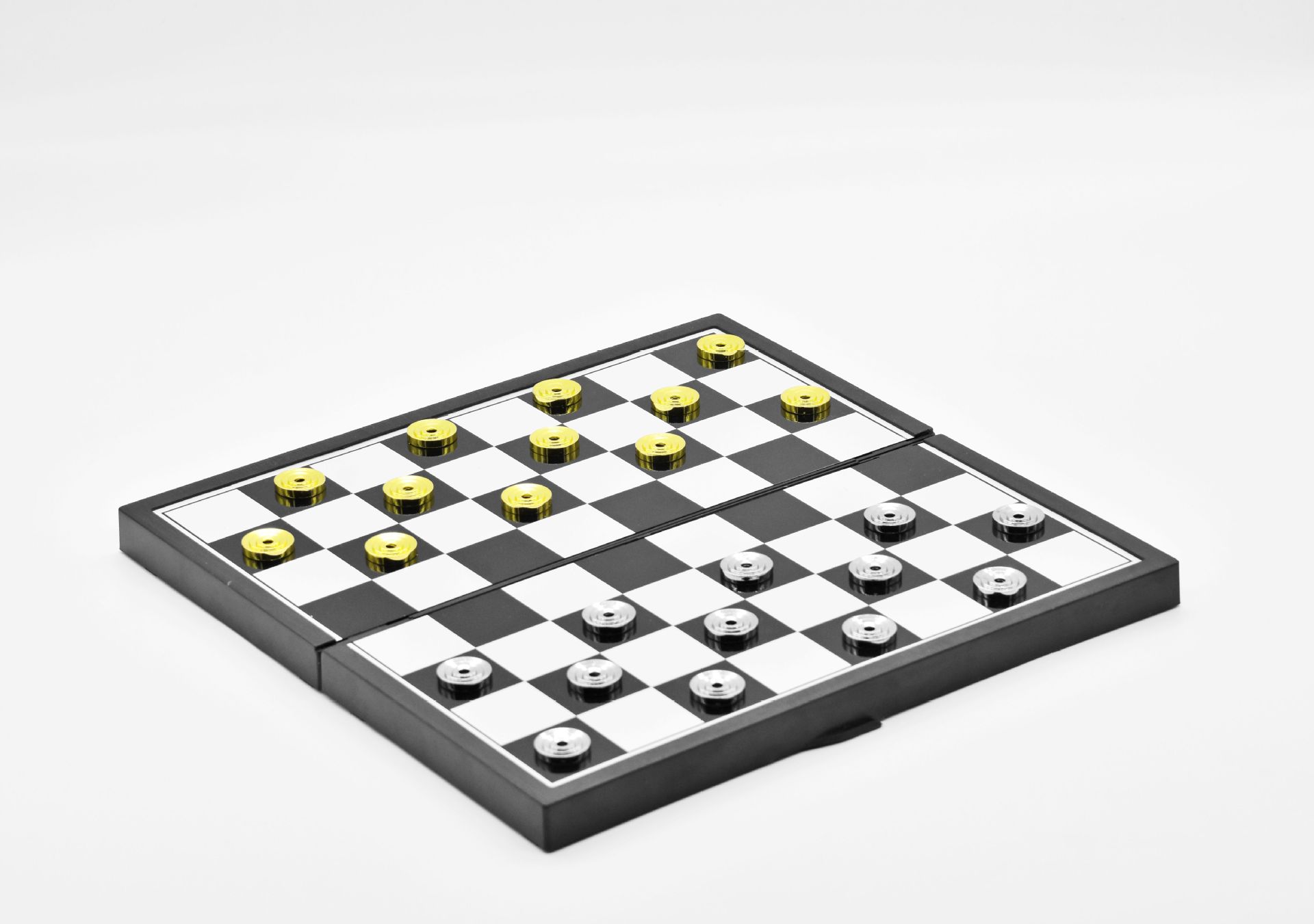 棋子材质 合金 棋盘是否可折叠 可折叠 棋子规格 金银色金属国际跳棋