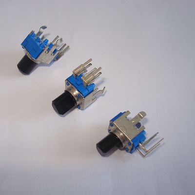 台产ht 弯脚 5脚 09型立式双联电位器a20k轴长8mmf