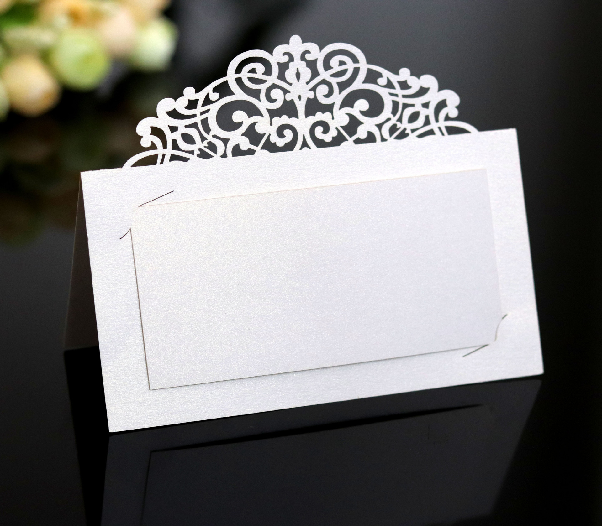 欧式结婚席位卡 婚礼卡片激光镂空纸桌卡 座位牌卡姓名座次卡批发