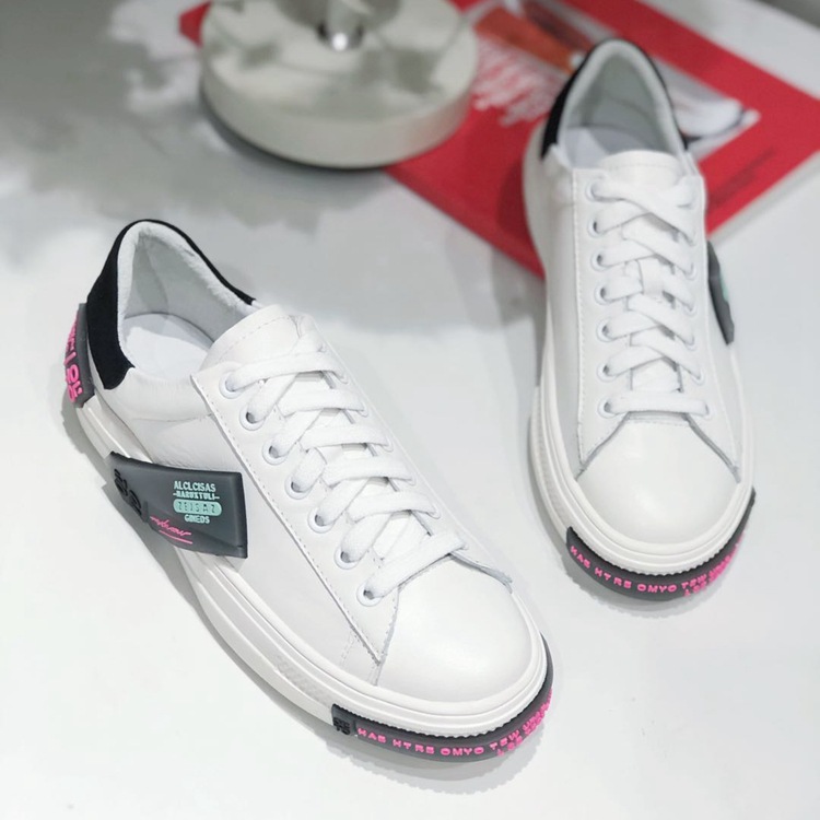 爱琴猫流行女鞋2019新款单鞋女欧美女鞋广州休闲小白鞋女真皮