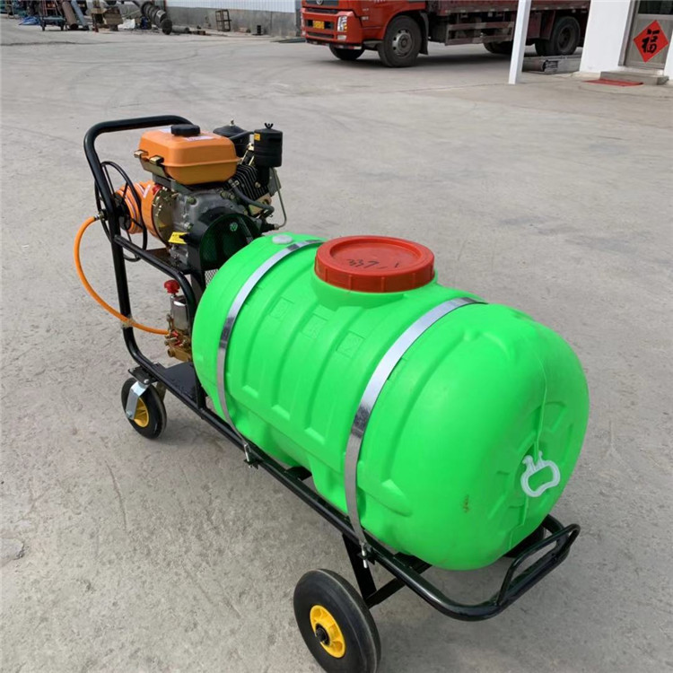 农用打药机用途广泛 加大柱塞泵打药机 160升绿色药桶打药机图片