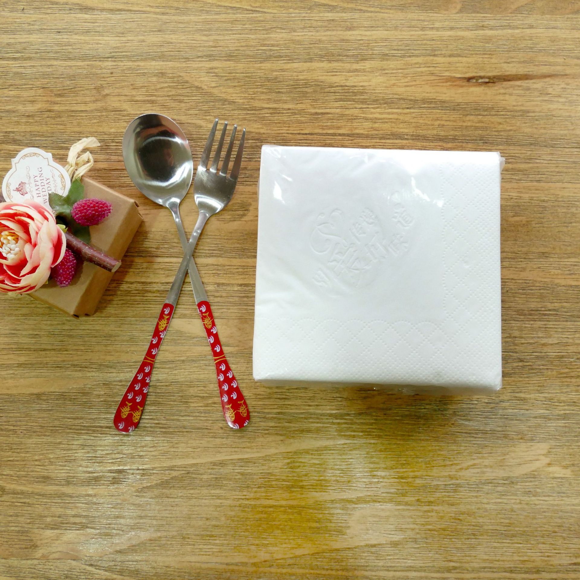 厂家直销定制餐巾纸酒店面巾纸印花logo原生木浆纸彩色卫生纸巾