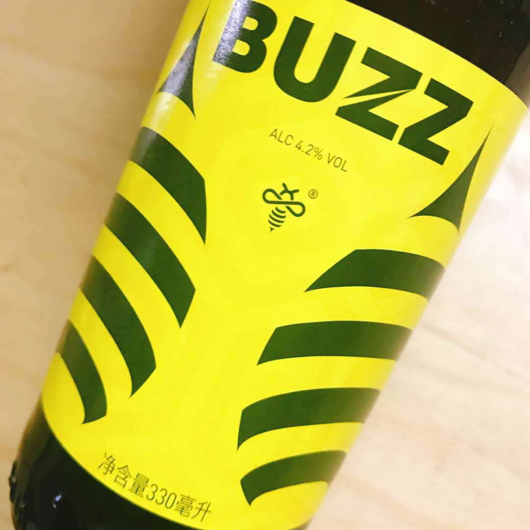 国产精酿蜂狂buzz啤酒蜂狂精酿-蜂狂龙眼蜜啤酒330*24瓶 ktv 酒吧