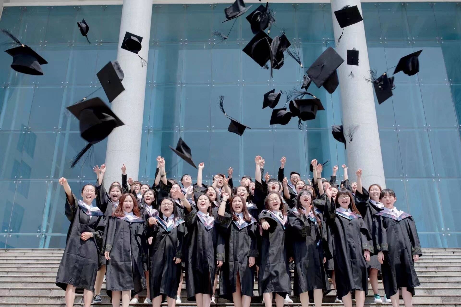 现货批发学士服 大学毕业礼服学院风成人文科理科学士服垂布披肩