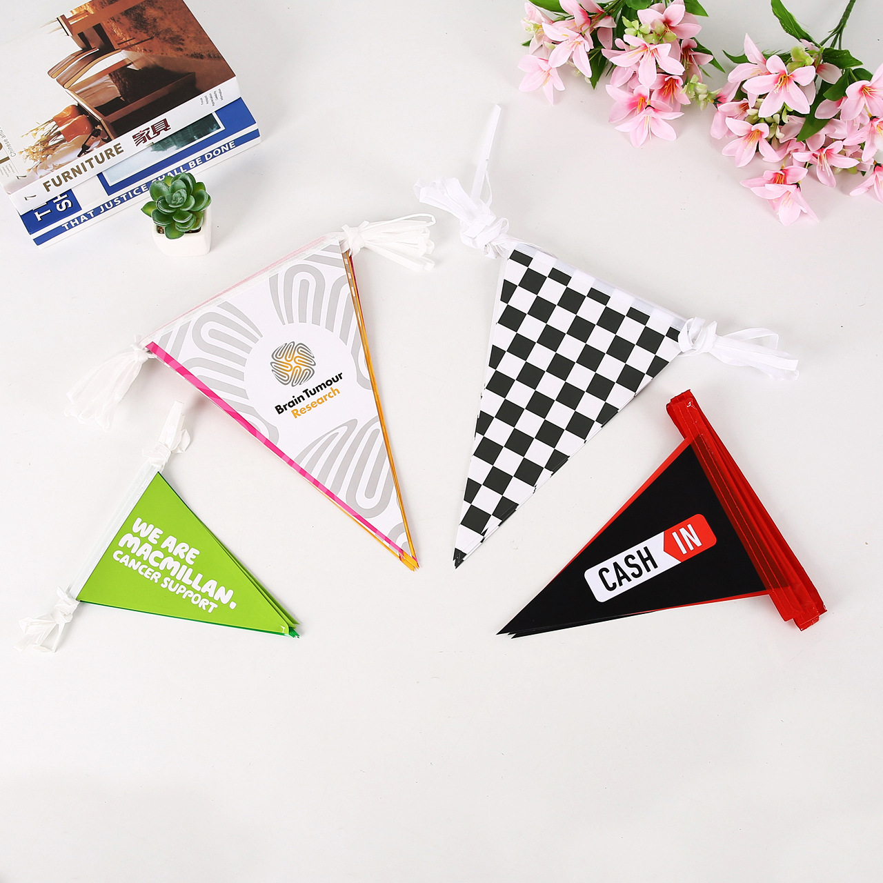 厂家定做派对挂旗铜板纸吊旗塑料三角旗串旗 pvc三角旗帜