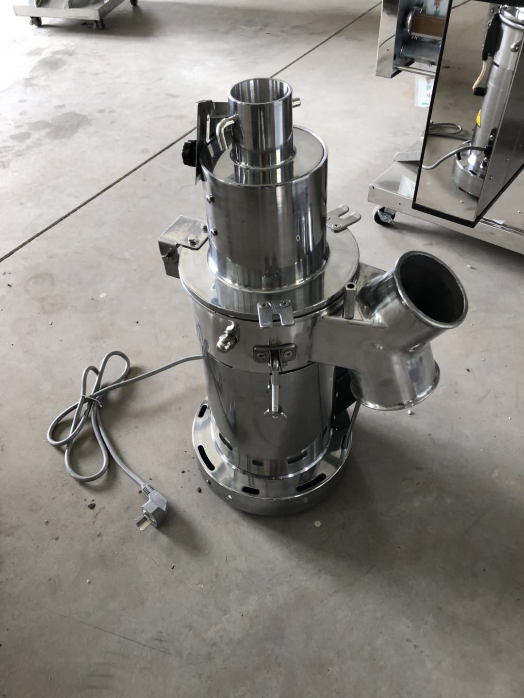 连续投料中药粉碎机小型流水式中药粉碎机实验室粉碎机